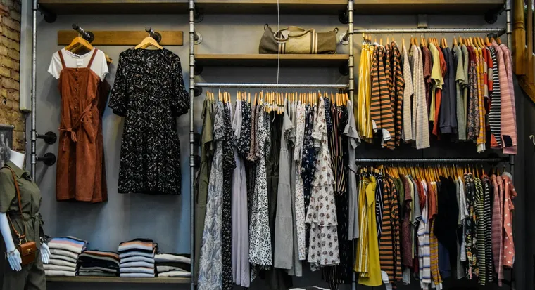 Unbeatable Clothing Deals: A Comprehensive Guide to Stylish Bargains